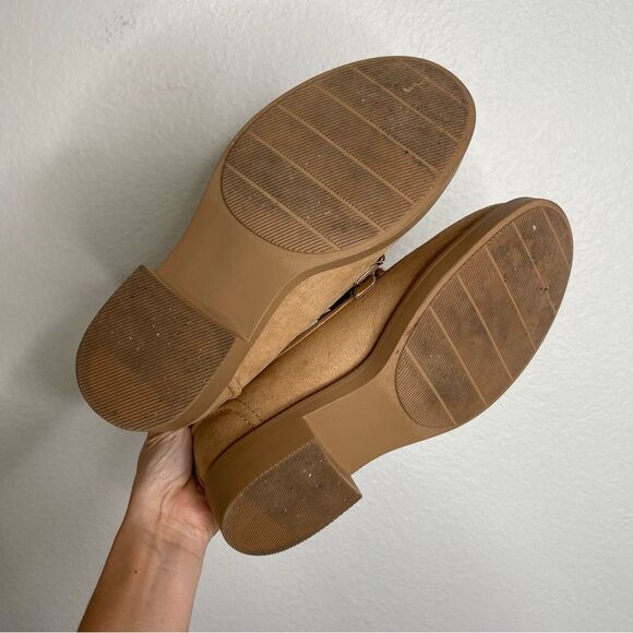 Torrid Clean Loafers Tan Neutral Gold Accents Slip On Shoes Size 8 WW - Picture 5 of 5